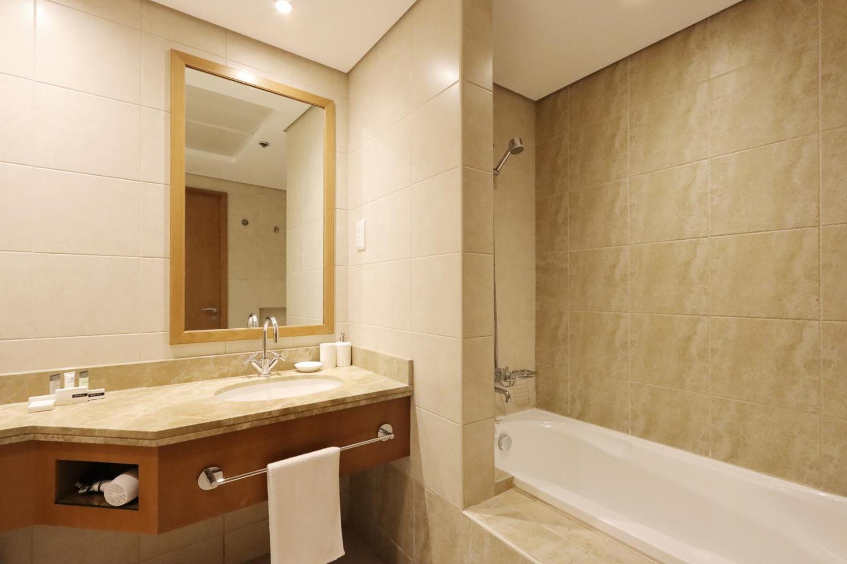 Apartment Livbnb - 3br Maid's With Ain And Sea View